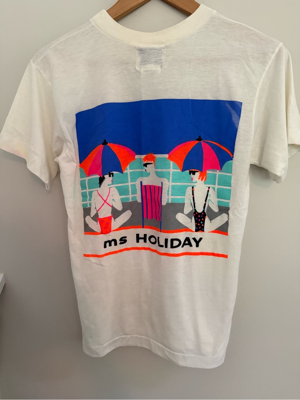 White 'ms Holiday' Beach Graphic Tee vintage size small - Picture 4 of 6